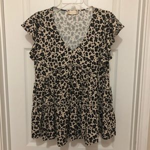 Altar'd State Women Short Sleeve Leopard Print Boho V Neck Tan Tunic Top M
